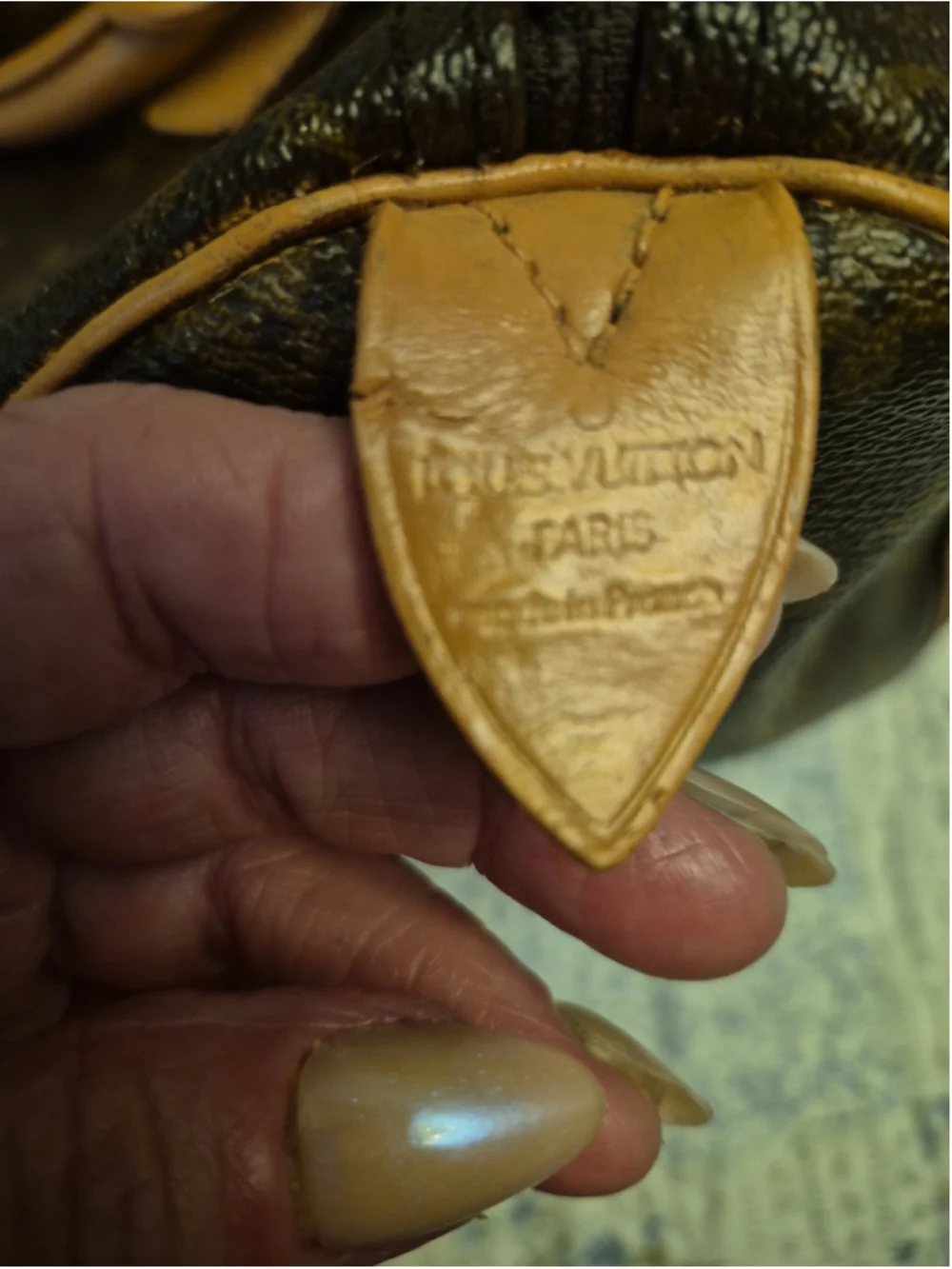 Louis Vuitton Speedy 30. Vintage. In GC. Date code is V1 0942./1992. Authentic - Picture 11 of 12